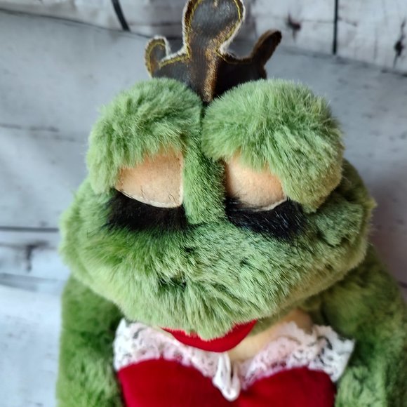 Fiesta kiss me queen frog plush valentine's plush - Picture 2 of 7